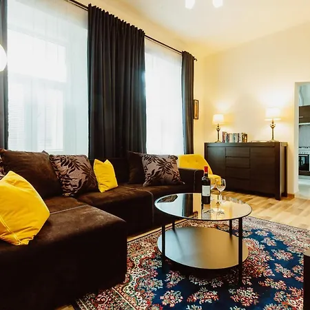 Kings - Old Town Apartment